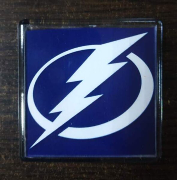 магнит Tampa Bay Lightning  6х6см пластик