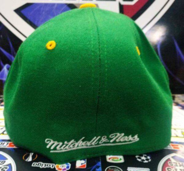 бейсболка  Seattle Supersonics Mitchell & Ness