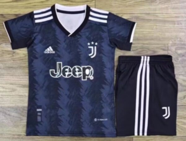 форма Juventus 2022-2023  adidas гостевая