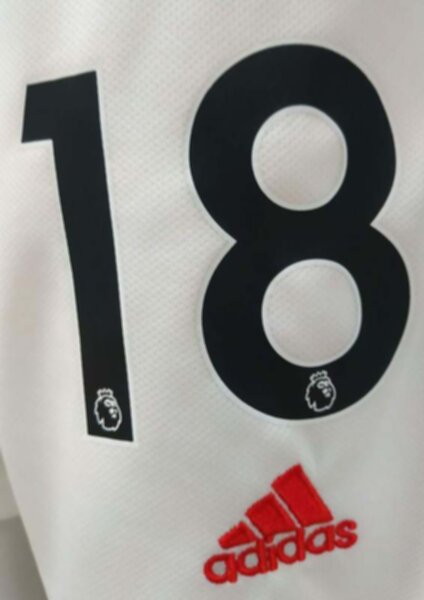 форма Manchester United  №18  B.FERNANDES  2021-2022  домашняя