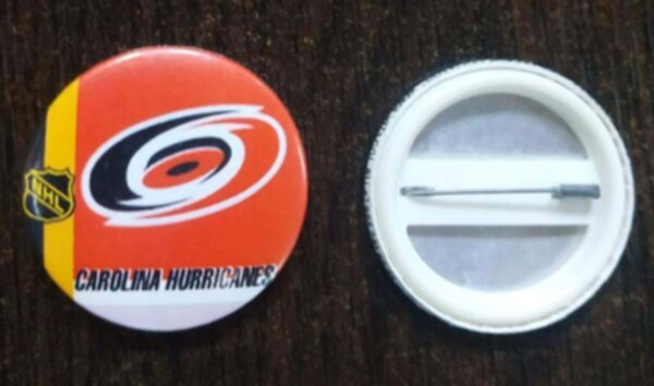 значок Carolina Hurricanes  №0344  4см  закатной