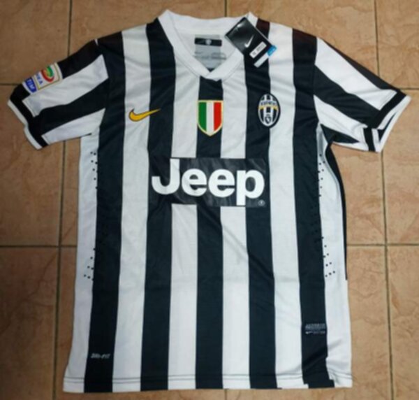 майка  Juventus №23 VIDAL  2013-2014  домашняя