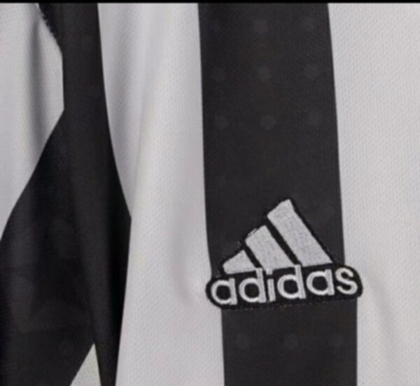 форма Juventus  2021-2022  домашняя