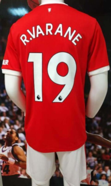 форма Manchester United  №19  VARANE  2021-2022  домашняя