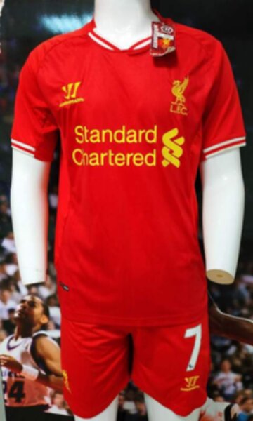 форма Liverpool  №7 SUAREZ  домашняя  2013-2014  Warrior