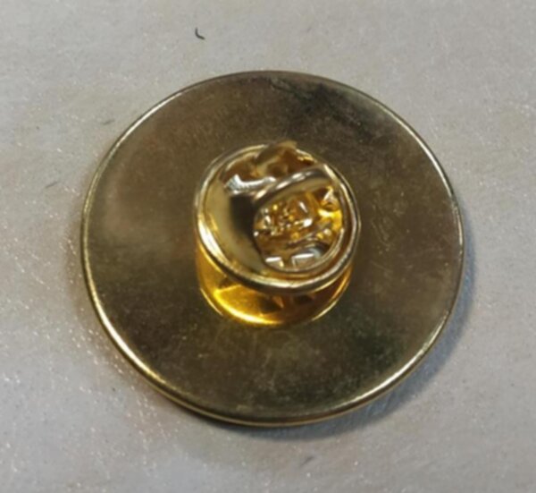 значок  Барселона №5 Бускетс   №0961   2 см  металл+полимерная смола 