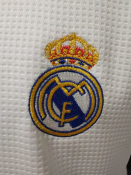 форма Real Madrid  2019-2020  домашняя