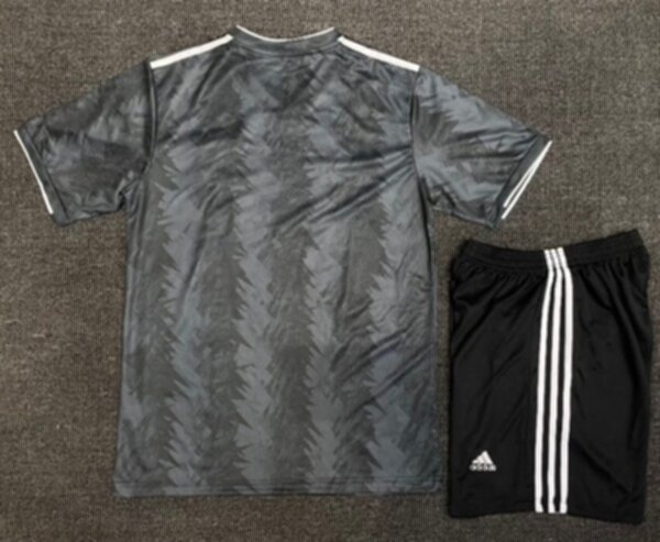 форма Juventus 2022-2023  adidas гостевая