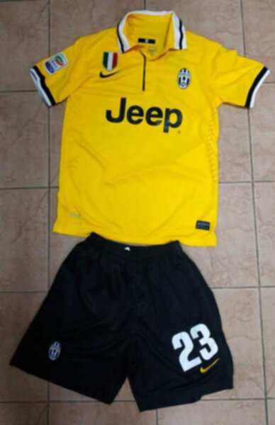 форма Juventus №23 VIDAL  2013-2014 гостевая 