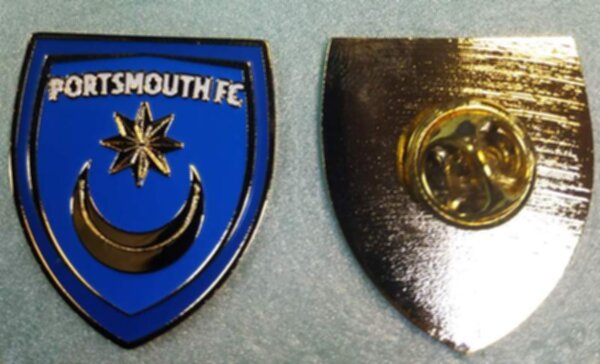 значок Portsmouth  №1121  2,5 x 2 см металл