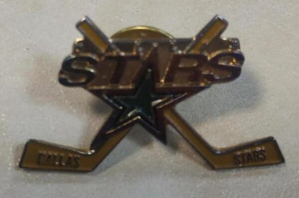 значок  Dallas Stars   №0957    3 см х 2 см  металл