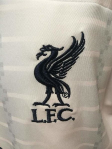 форма Liverpool   2019-2020  гостевая