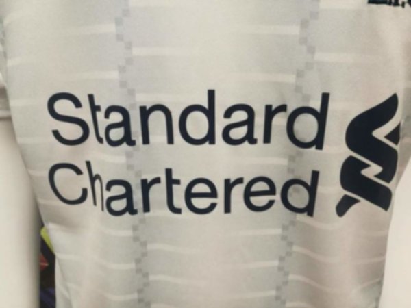 форма Liverpool   2019-2020  гостевая