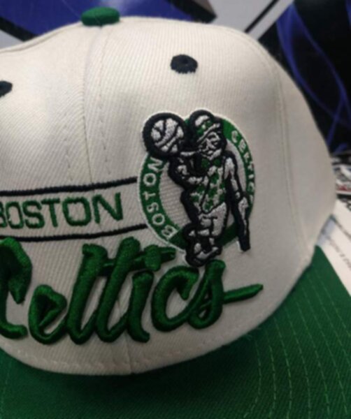 снэпбэк Boston Celtics  Mitchell & Ness