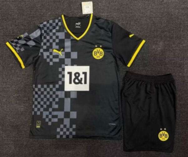 форма Borussia Dortmund 2022-2023 puma
