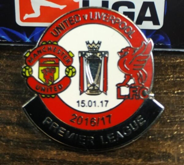 значок Manchester United-Liverpool №1056 3 см х 3 см металл