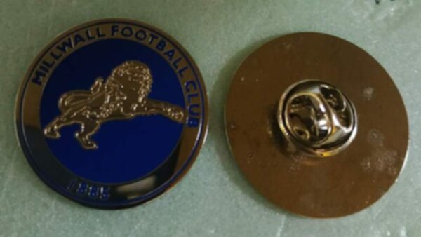 значок Millwall №1139  2,5 см металл