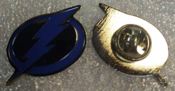 значок Tampa Bay Lightning  №1168   3 х 2 см металл