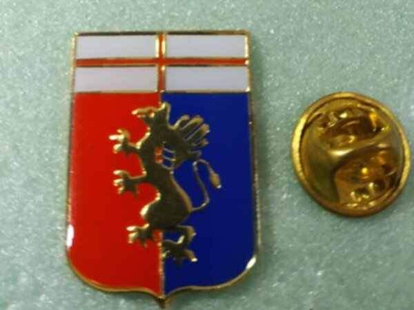 значок  Дженоа   №1107  2,5 x 2 см металл и полимерная смола 