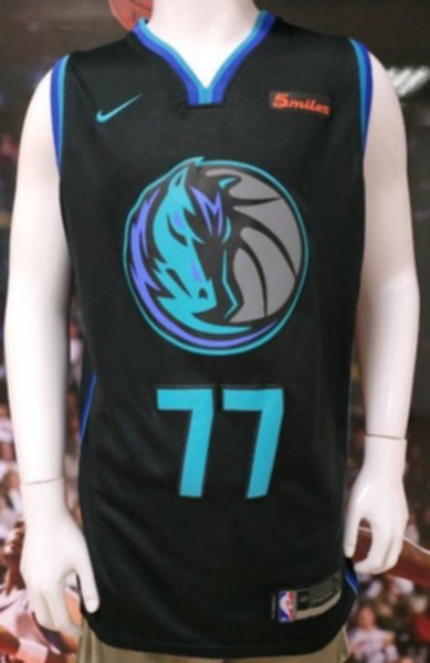 майка баскетбольная Dallas Mavericks №77 DONCIC  nike