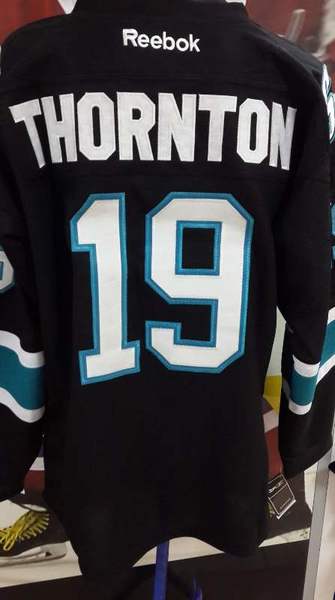 свитер хоккейный San Jose Sharks №19 THORNTON