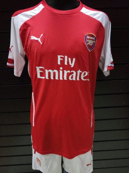 форма Arsenal   домашняя  2015-2016 