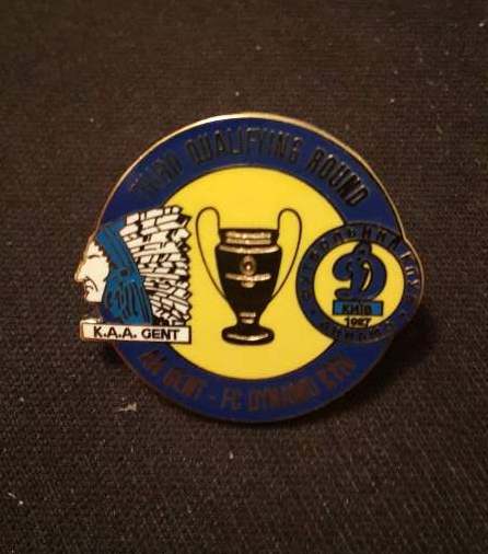 значок K.A.A.Gent-Dynamo Kyiv(№0424)