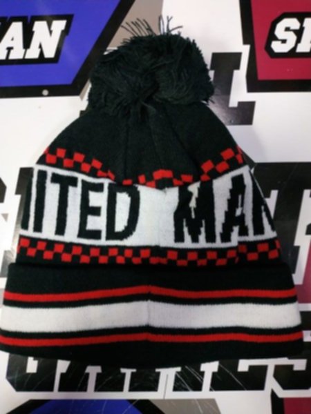 шапка Manchester United   с вышивкой   акрил 100%