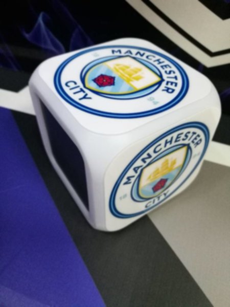 часы с LED Manchester City  8х8х8см