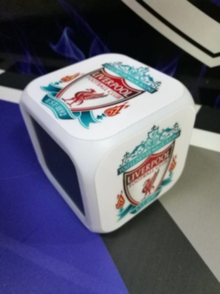 часы с LED Liverpool  8x8x8xсм