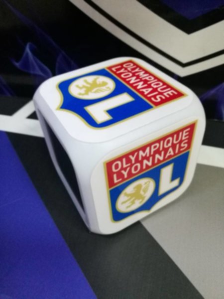 часы с LED Lyon  8х8х8см 