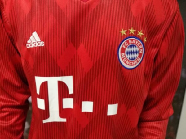 форма Bayern Munchen  длинный рукав  2018-2019  домашняя