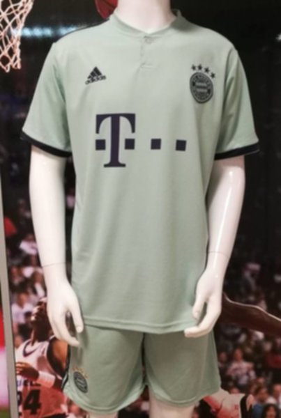 форма Bayern Munchen  2018-2019  гостевая