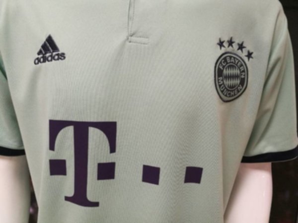 форма Bayern Munchen  2018-2019  гостевая