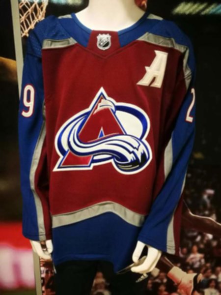 свитер хоккейный Colorado Avalanche №29 MacKINNON
