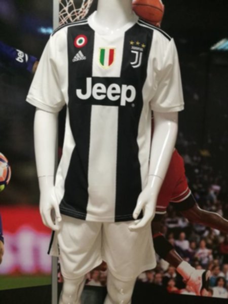 форма Juventus  2018-2019 домашняя