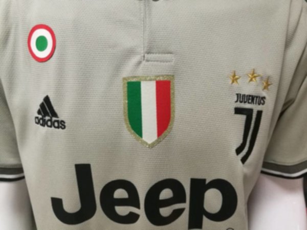 форма Juventus  2018-2019  гостевая