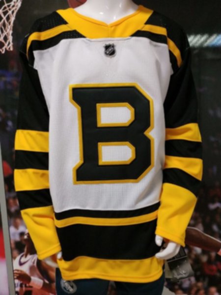 свитер хоккейный Boston Bruins  adidas  Winter Classic 2019