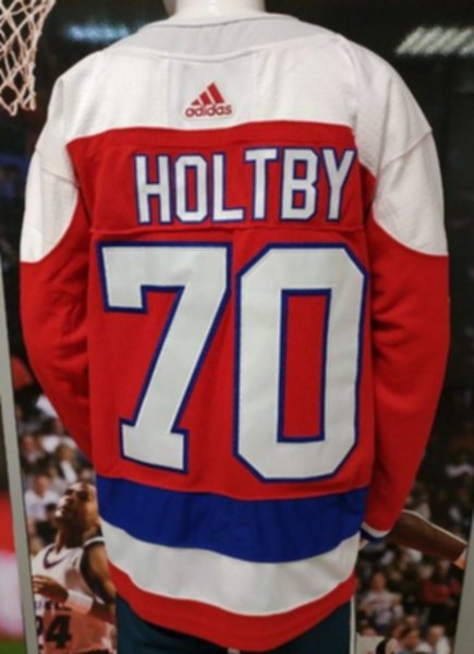 свитер хоккейный Washington Capitals №70 HOLTBY adidas