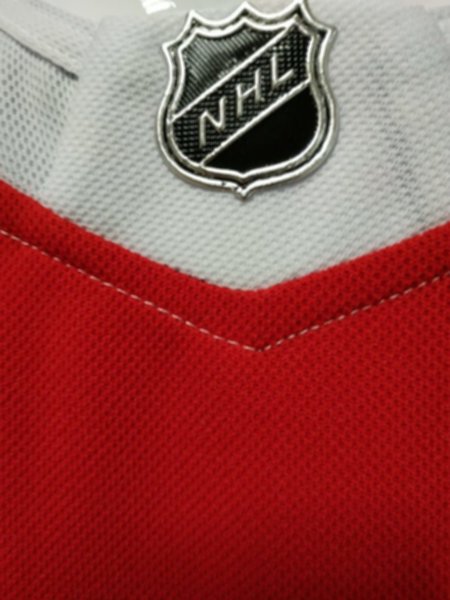 свитер хоккейный Washington Capitals №70 HOLTBY adidas