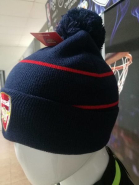 шапка Arsenal  с вышивкой  акрил 100%