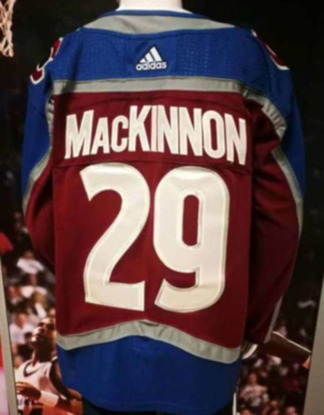 свитер хоккейный Colorado Avalanche №29 MacKINNON