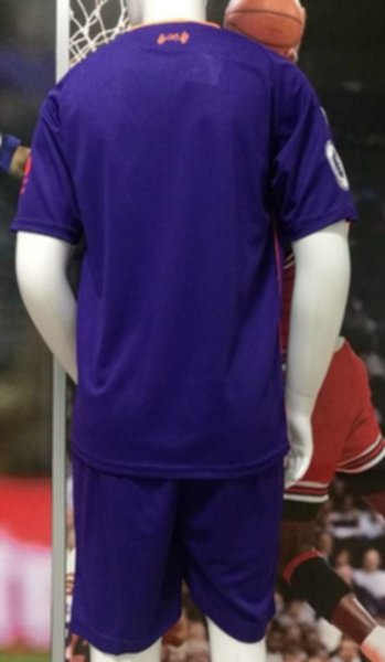 форма Liverpool   резервная  2018-2019