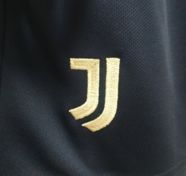 форма Juventus 2020-2021 гостевая