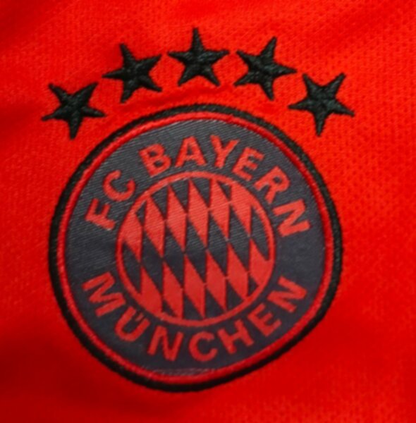 форма Bayern Munchen   2024-2025 adidas, домашняя, полиэстер 100%
