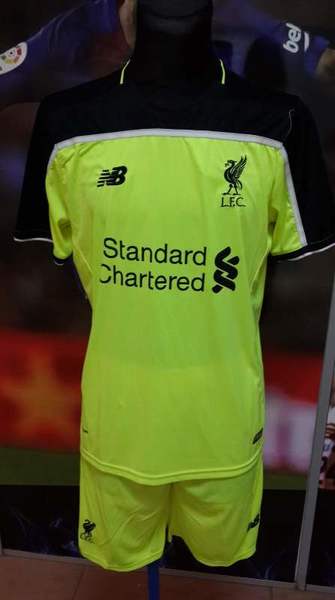 форма Liverpool  резервная  2016-2017