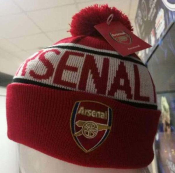 шапка Arsenal  с вышивкой  акрил 100%