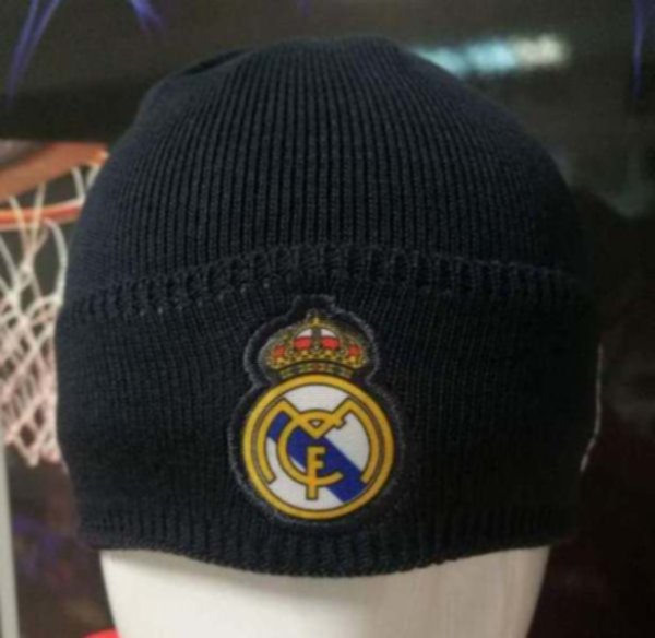 шапка Real Madrid   с вышивкой  акрил 100%