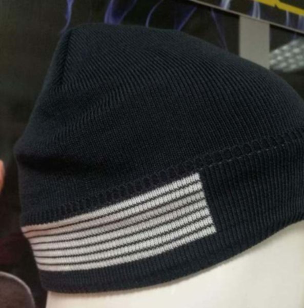 шапка Manchester United  с вышивкой  акрил 100%