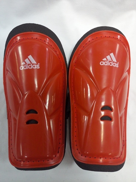 щитки детские Adidas 15,5см х 11,5см